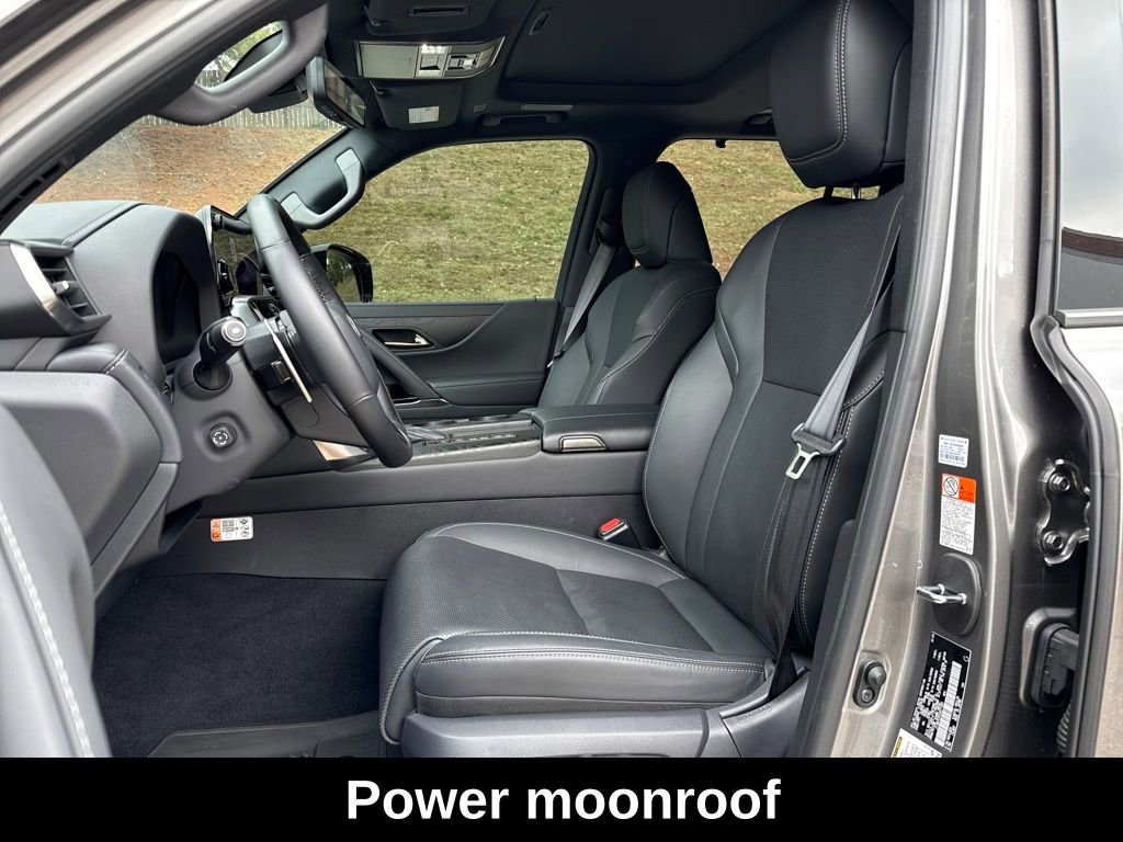 Used 2025 Lexus LX 600 4WD w/ Appearance Package image 12