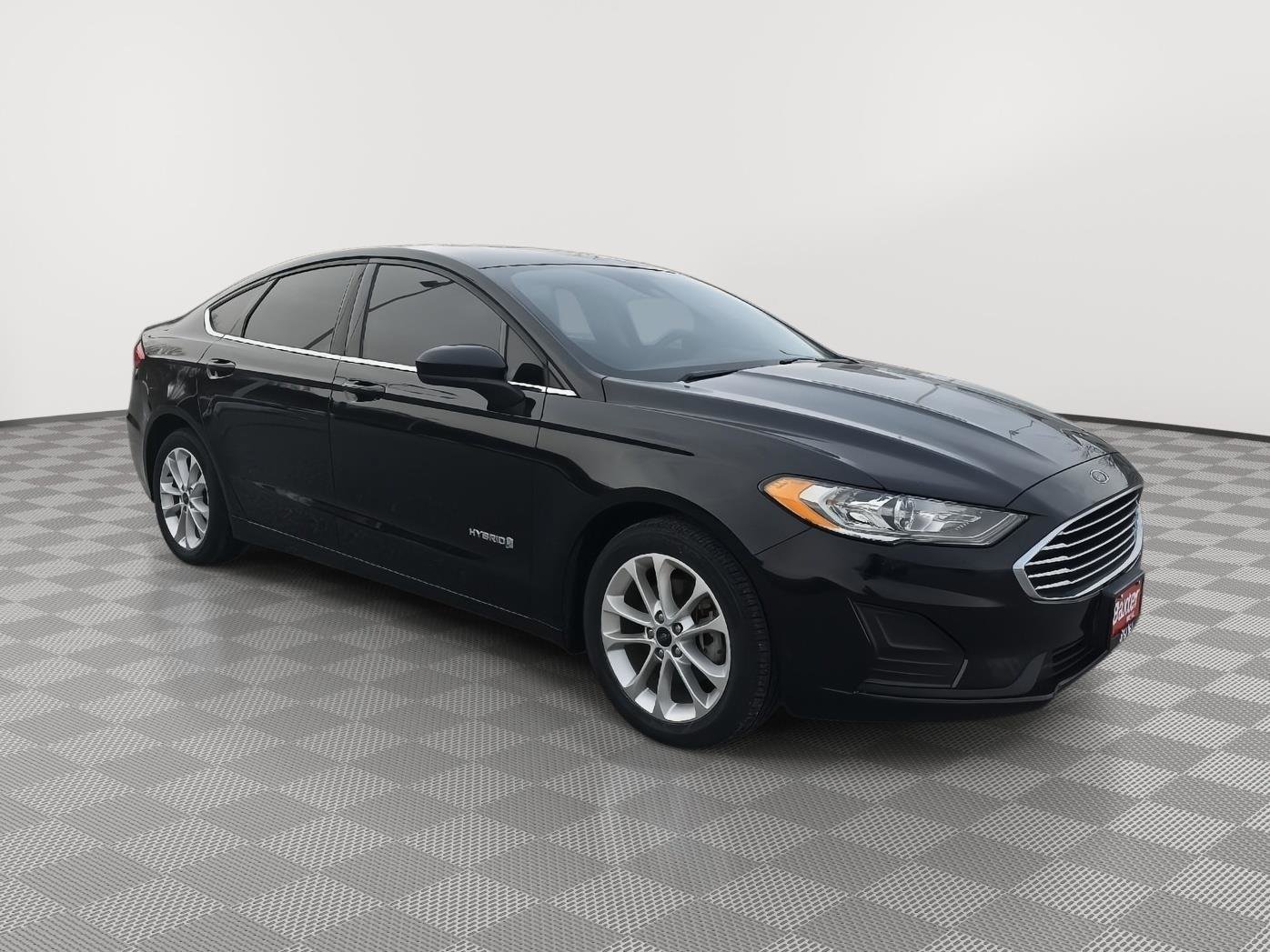 Used 2019 Ford Fusion SE image 1