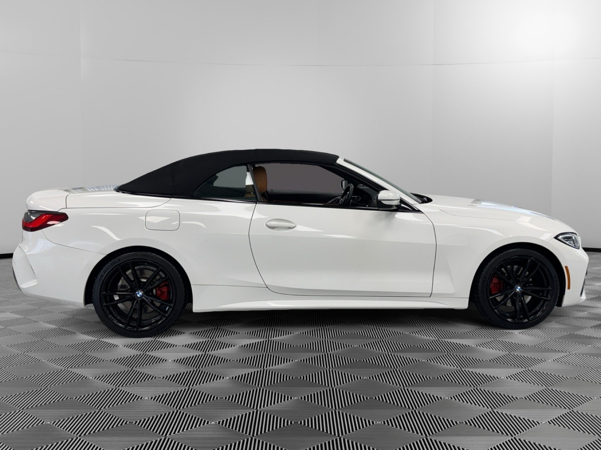 Used 2022 BMW 430i xDrive Convertible w/ M Sport Package AWD/4WD image 9
