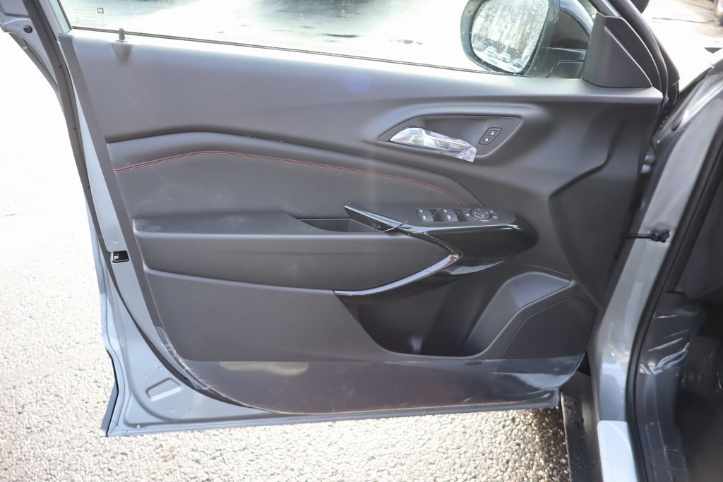 New 2026 Chevrolet Trax RS image 3