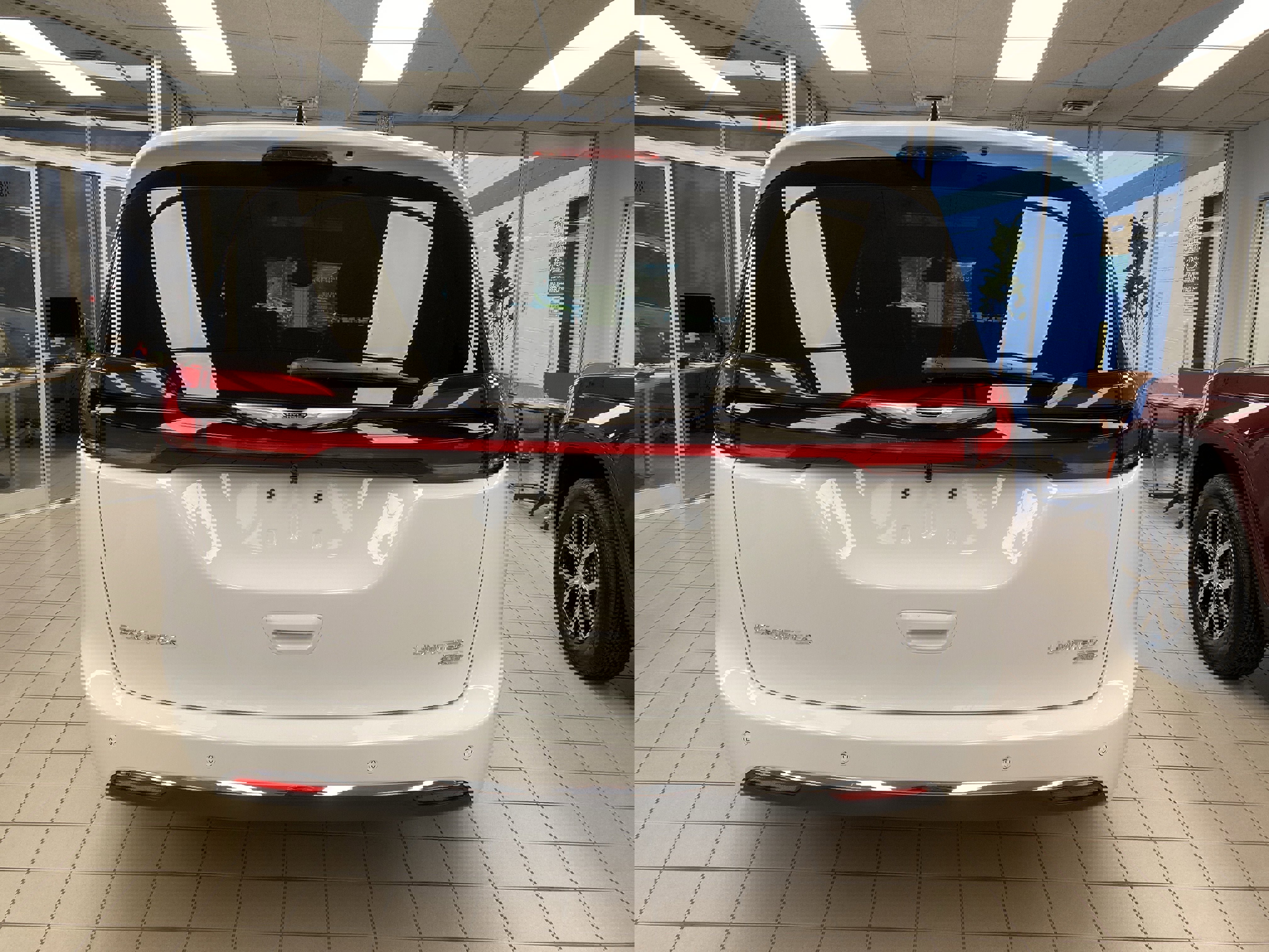 New 2026 Chrysler Pacifica Limited image 6