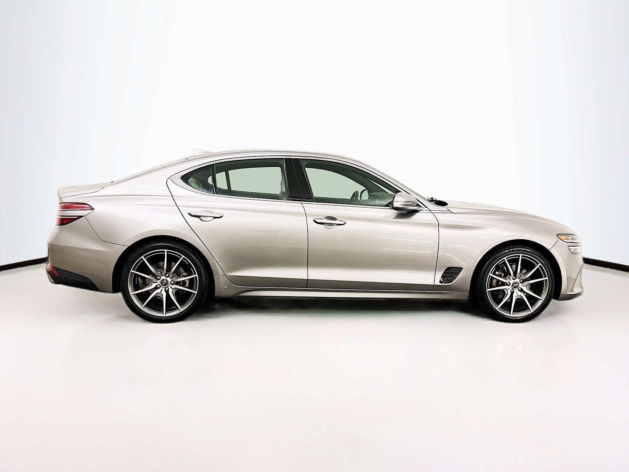Used 2023 Genesis G70 2.0T AWD/4WD image 10