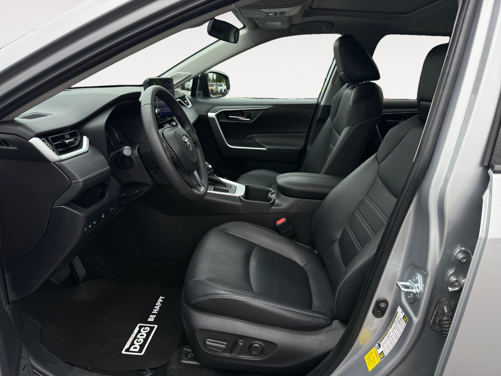 Used 2024 Toyota RAV4 XLE Premium w/ Weather Package FWD image 10