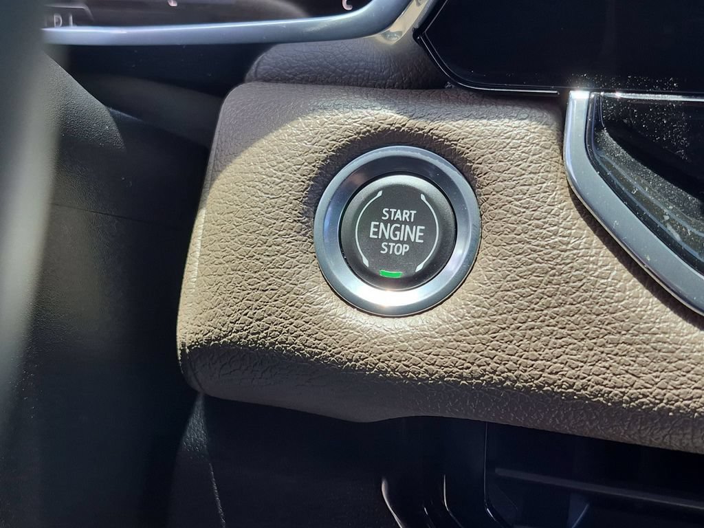 Certified 2023 GMC Canyon Denali w/ Denali Black Edition AWD/4WD image 18