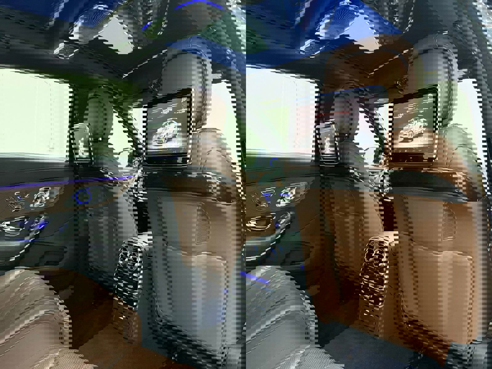 Used 2017 Mercedes-Benz Maybach S 550 4MATIC image 41