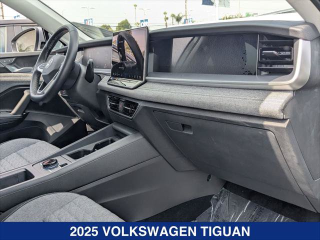 Certified 2025 Volkswagen Tiguan S FWD image 21