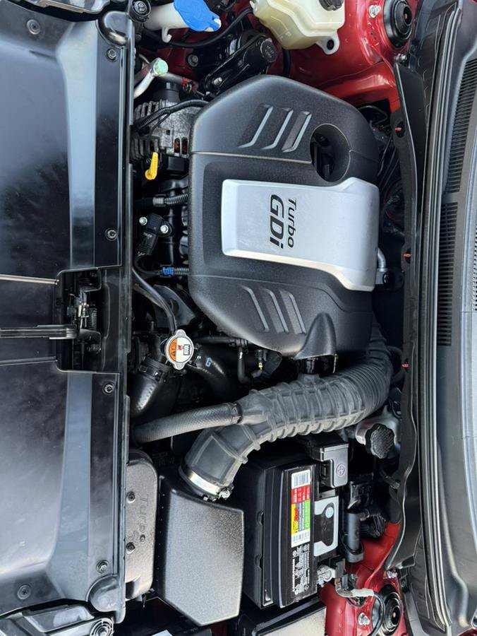 Used 2013 Hyundai Veloster Turbo FWD image 28