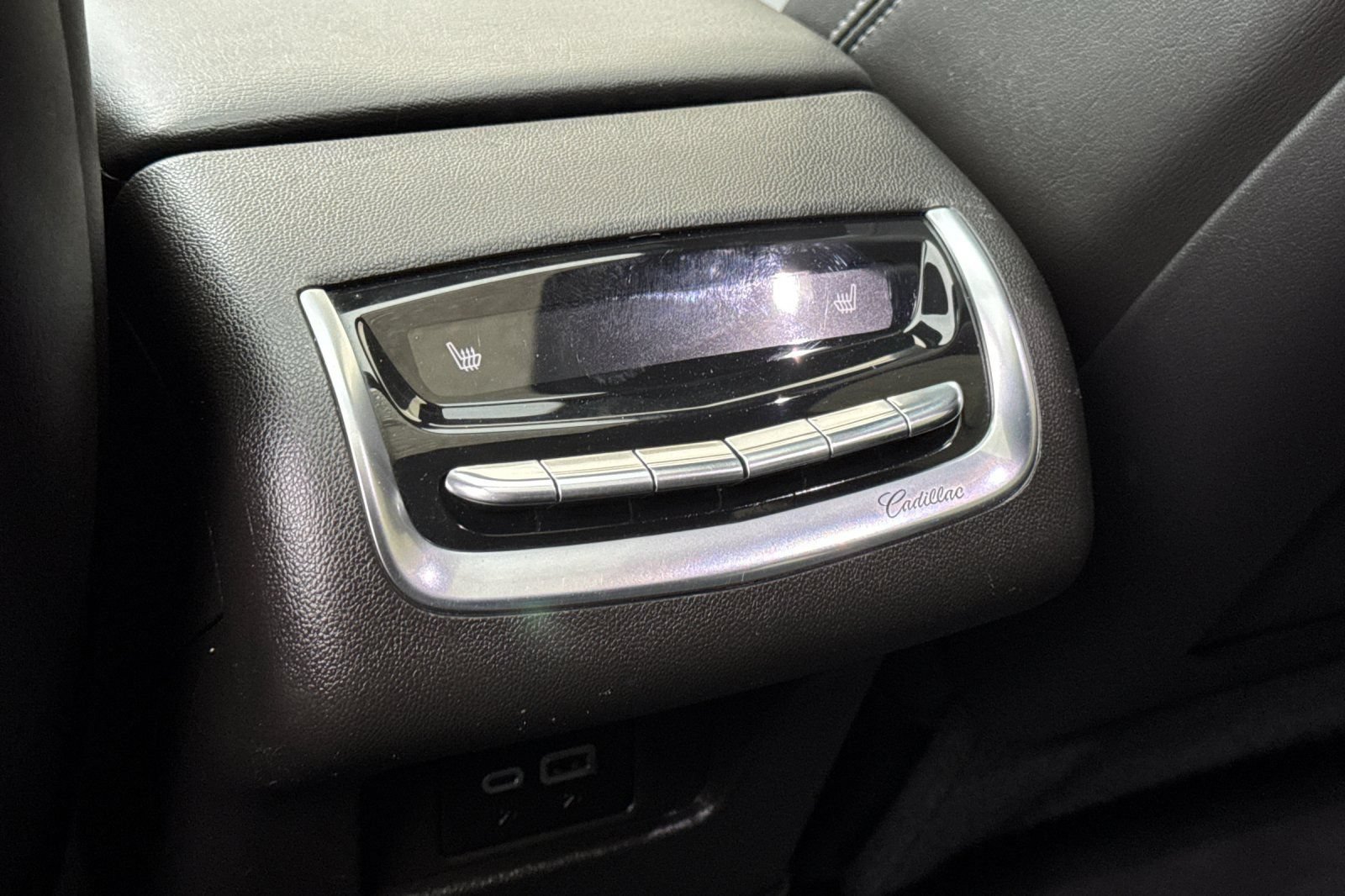 Used 2024 Cadillac XT6 Sport AWD/4WD image 12