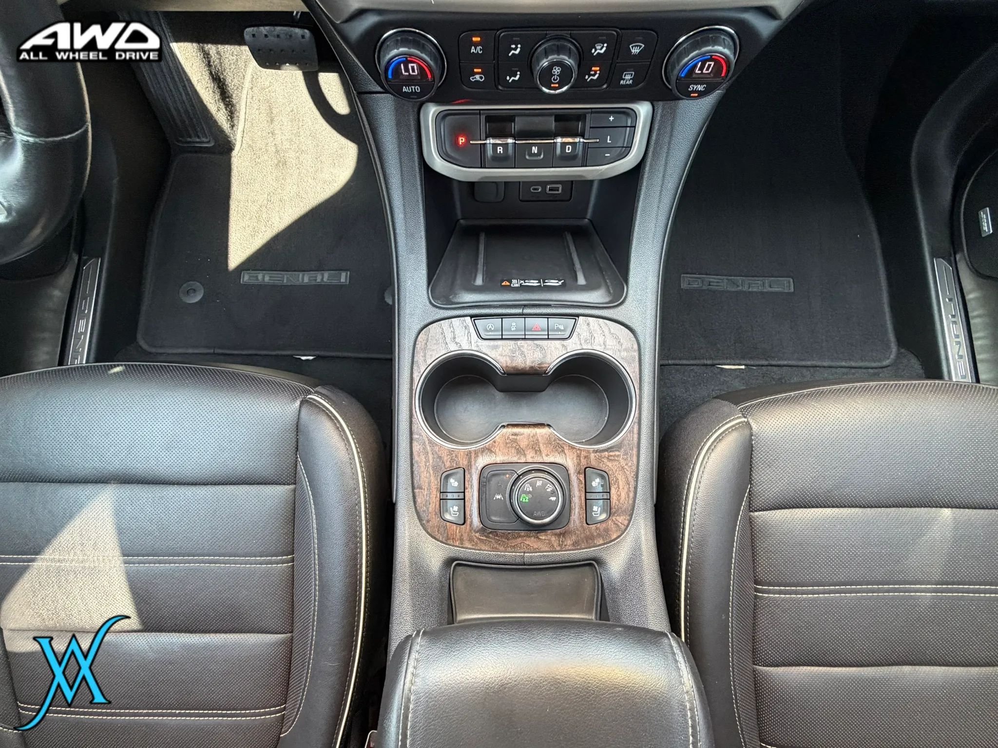 Used 2020 GMC Acadia Denali w/ Technology Package AWD/4WD image 28