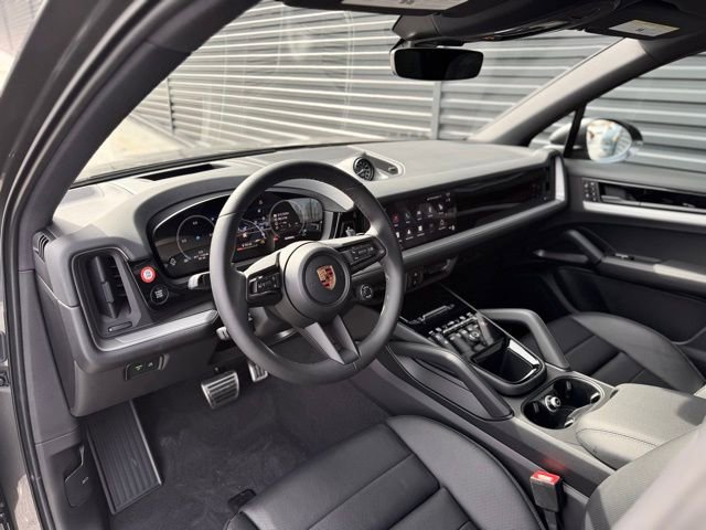 New 2026 Porsche Cayenne S image 4