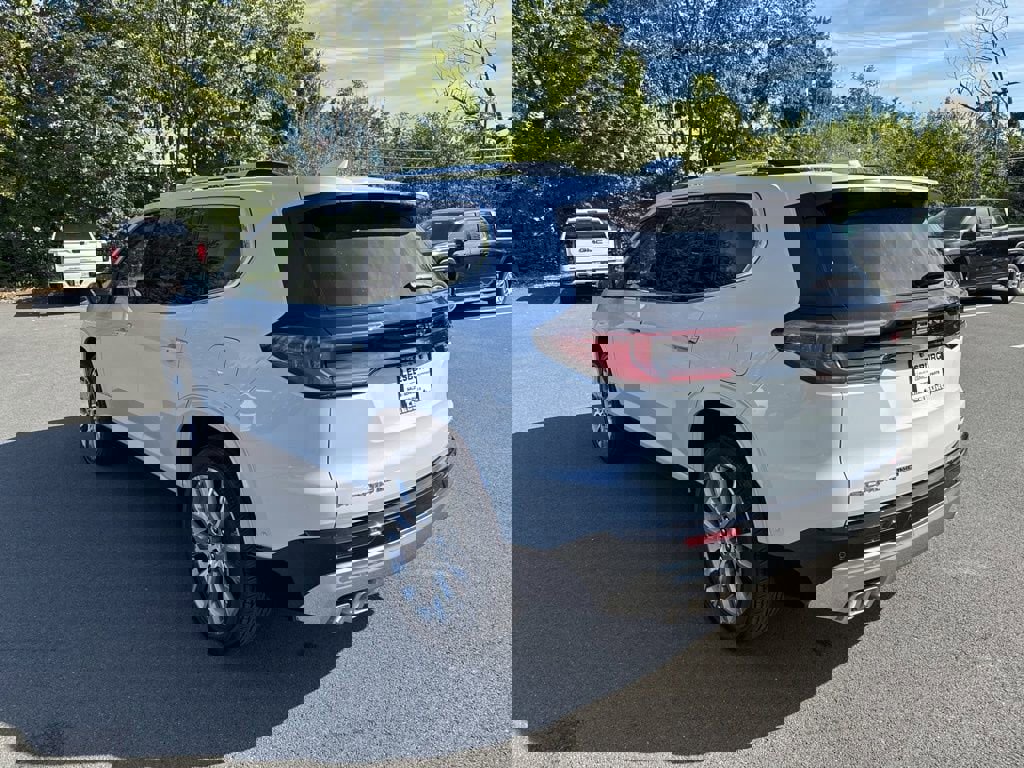 New 2026 GMC Acadia Denali w/ Super Cruise Package image 5