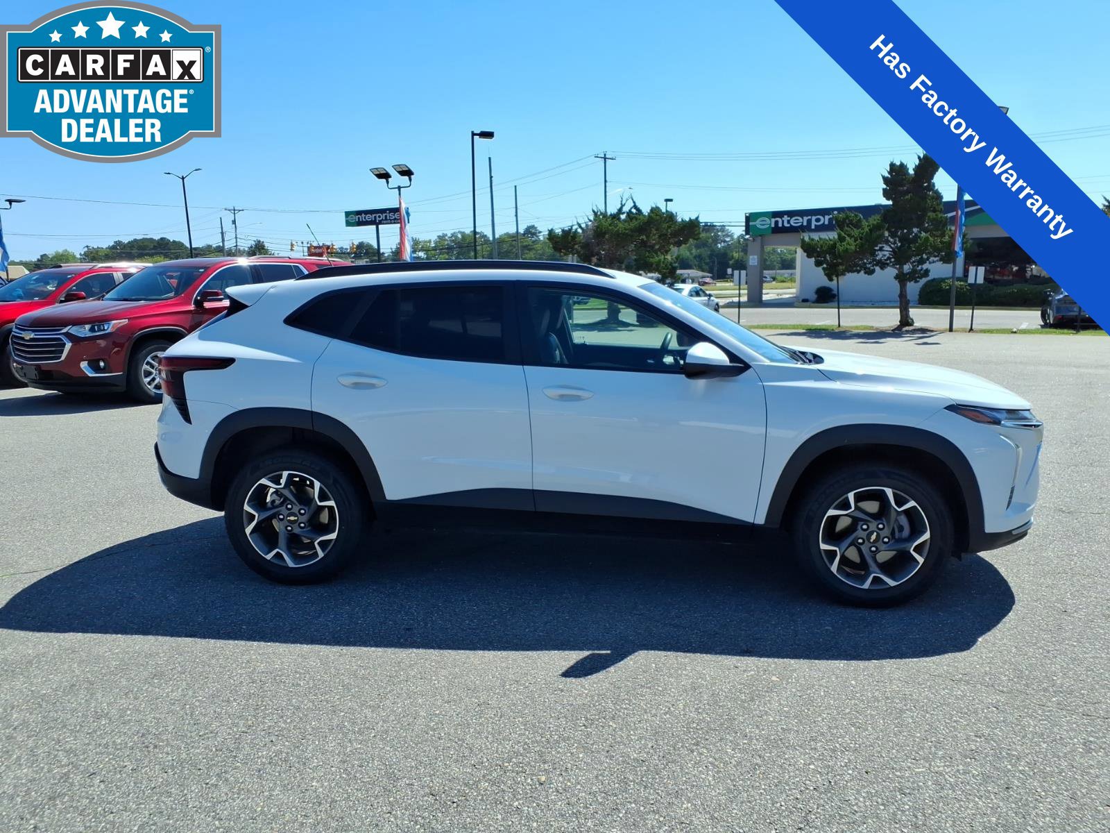Used 2025 Chevrolet Trax LT FWD image 6