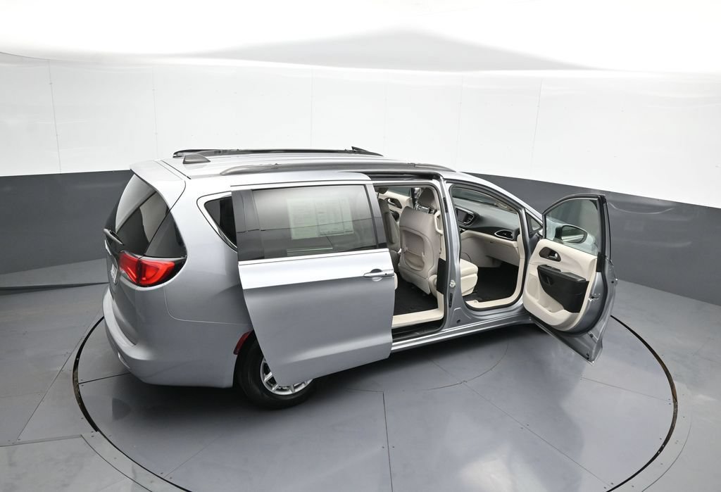 Used 2021 Chrysler Voyager Lxi FWD image 46