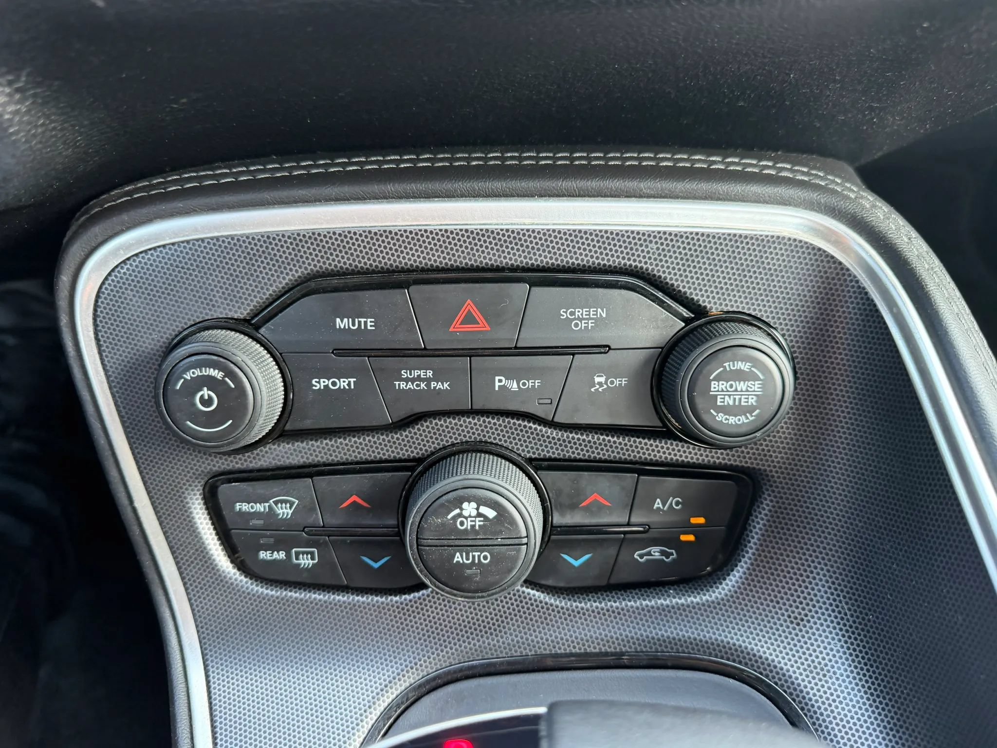 Used 2017 Dodge Challenger GT w/ Driver Convenience Group AWD/4WD image 17