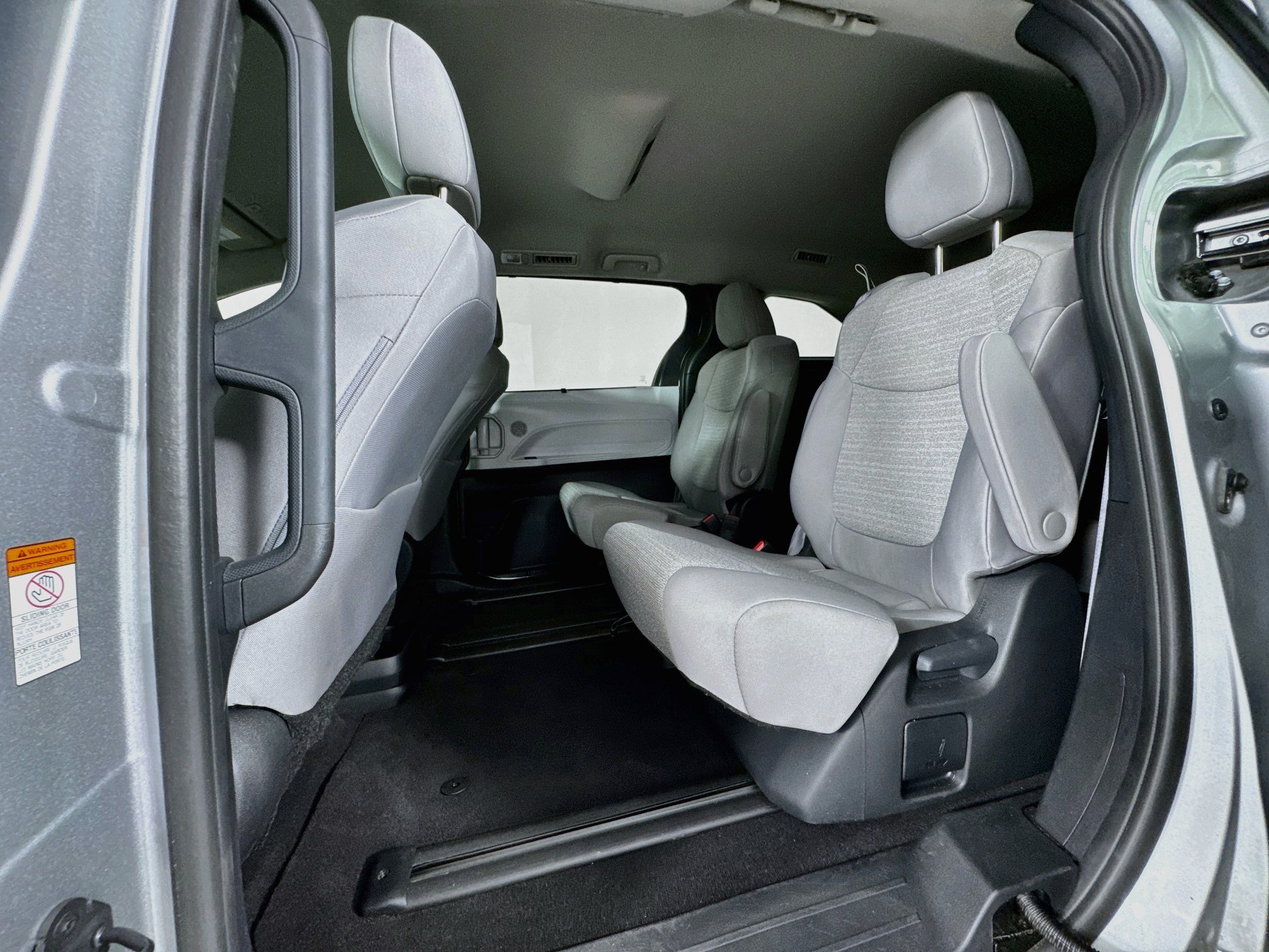 Certified 2025 Toyota Sienna LE FWD image 22