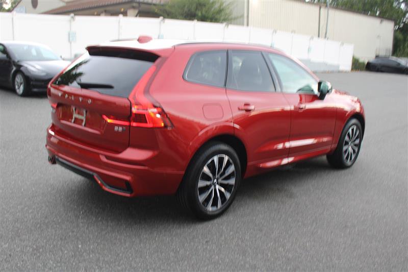 Used 2024 Volvo XC60 B5 Plus w/ Climate Package AWD/4WD image 8