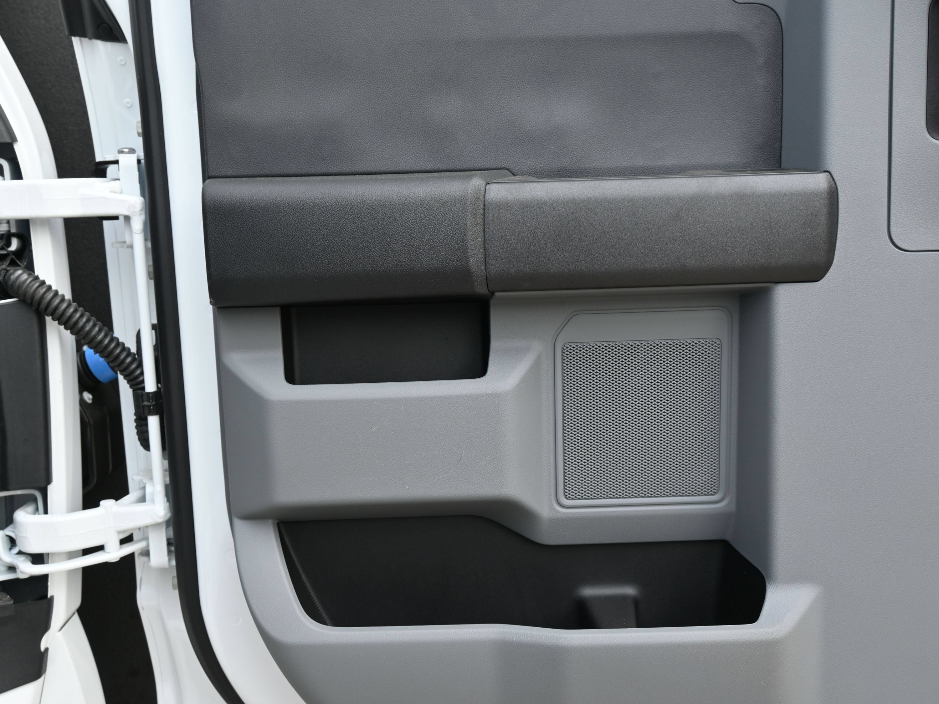 New 2026 Ford F550 4x4 Supercab Super Duty image 14