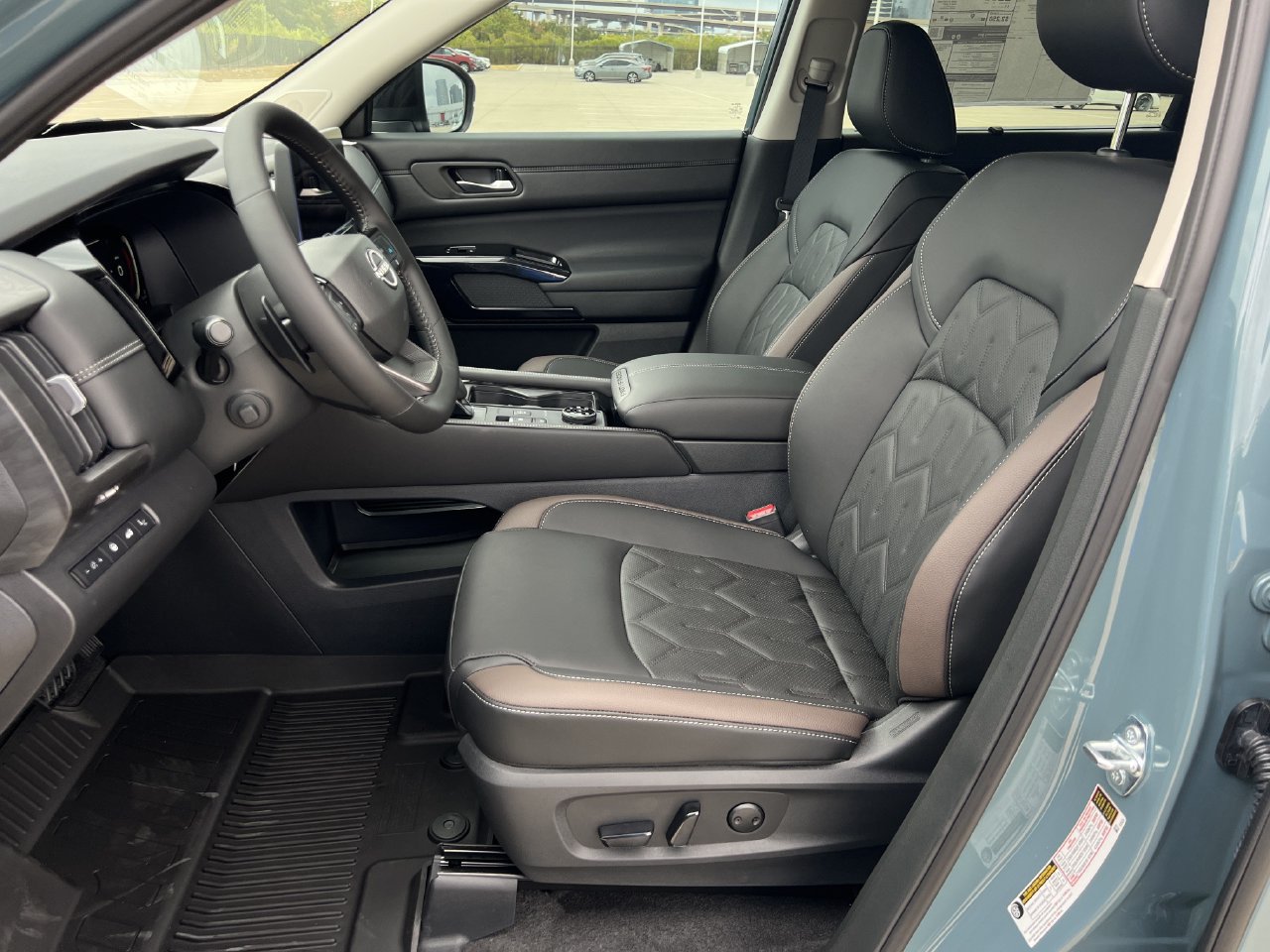 New 2026 Nissan Pathfinder Platinum AWD/4WD image 8