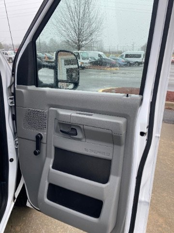 Used 2014 Ford E-150 and Econoline 150 image 12