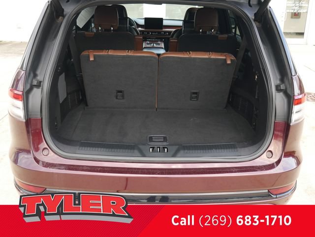 Used 2021 Lincoln Aviator Grand Touring w/ Equipment Group 302A AWD/4WD image 16