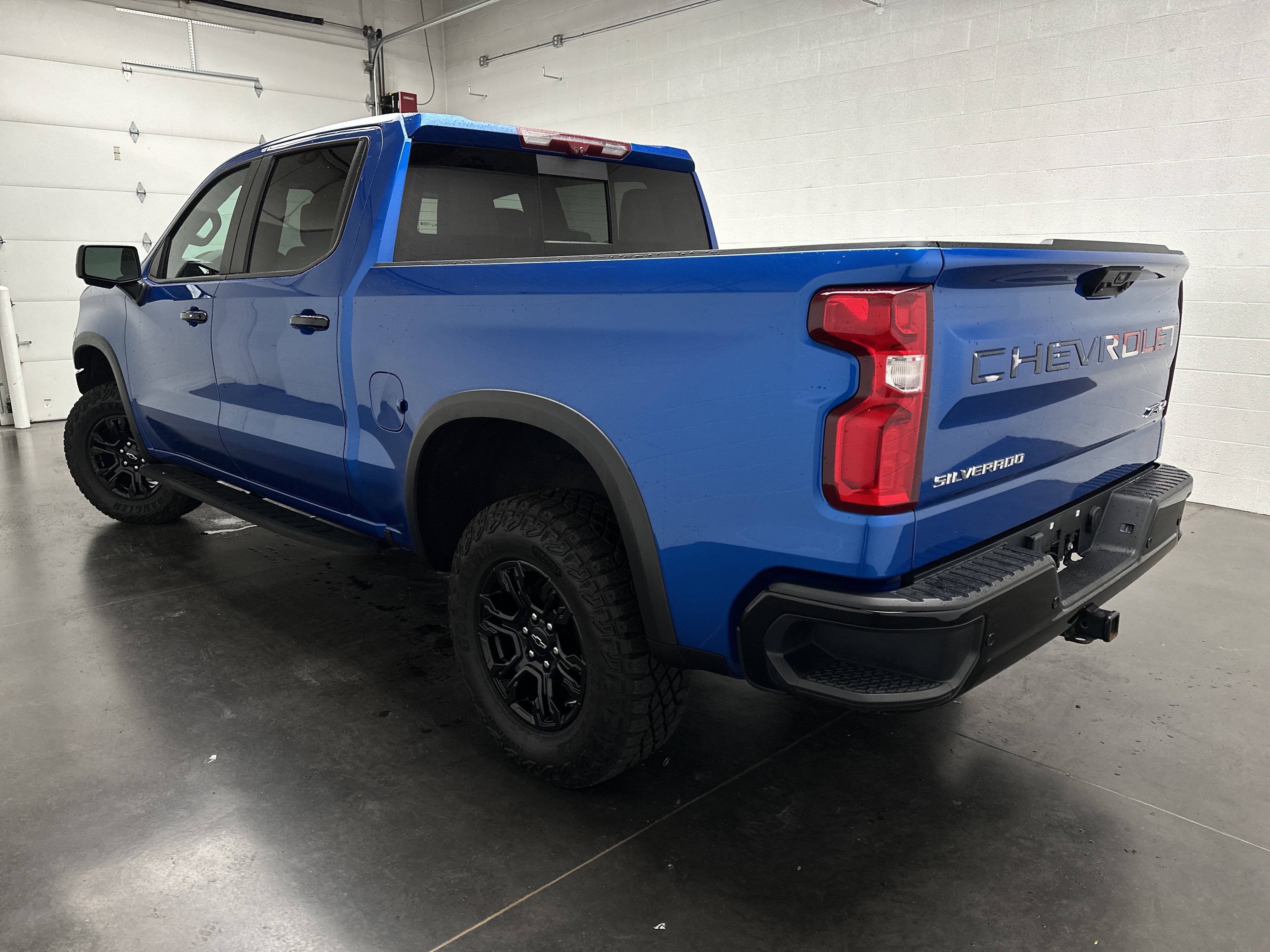 Used 2022 Chevrolet Silverado 1500 ZR2 w/ Technology Package image 8