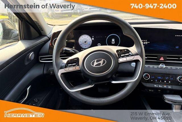 Used 2024 Hyundai Elantra SEL FWD image 7