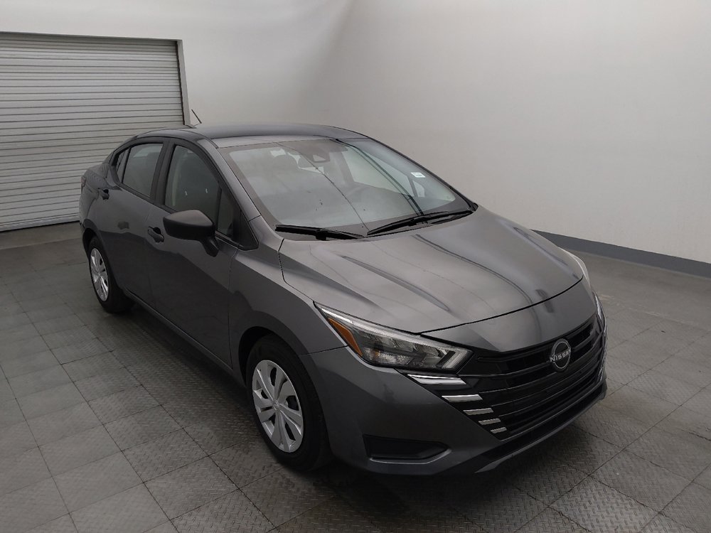 Used 2025 Nissan Versa S FWD image 13