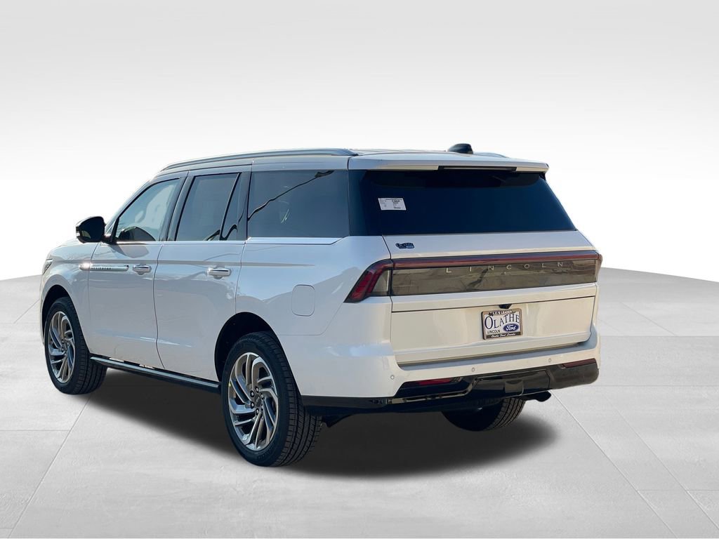New 2025 Lincoln Navigator Reserve image 3
