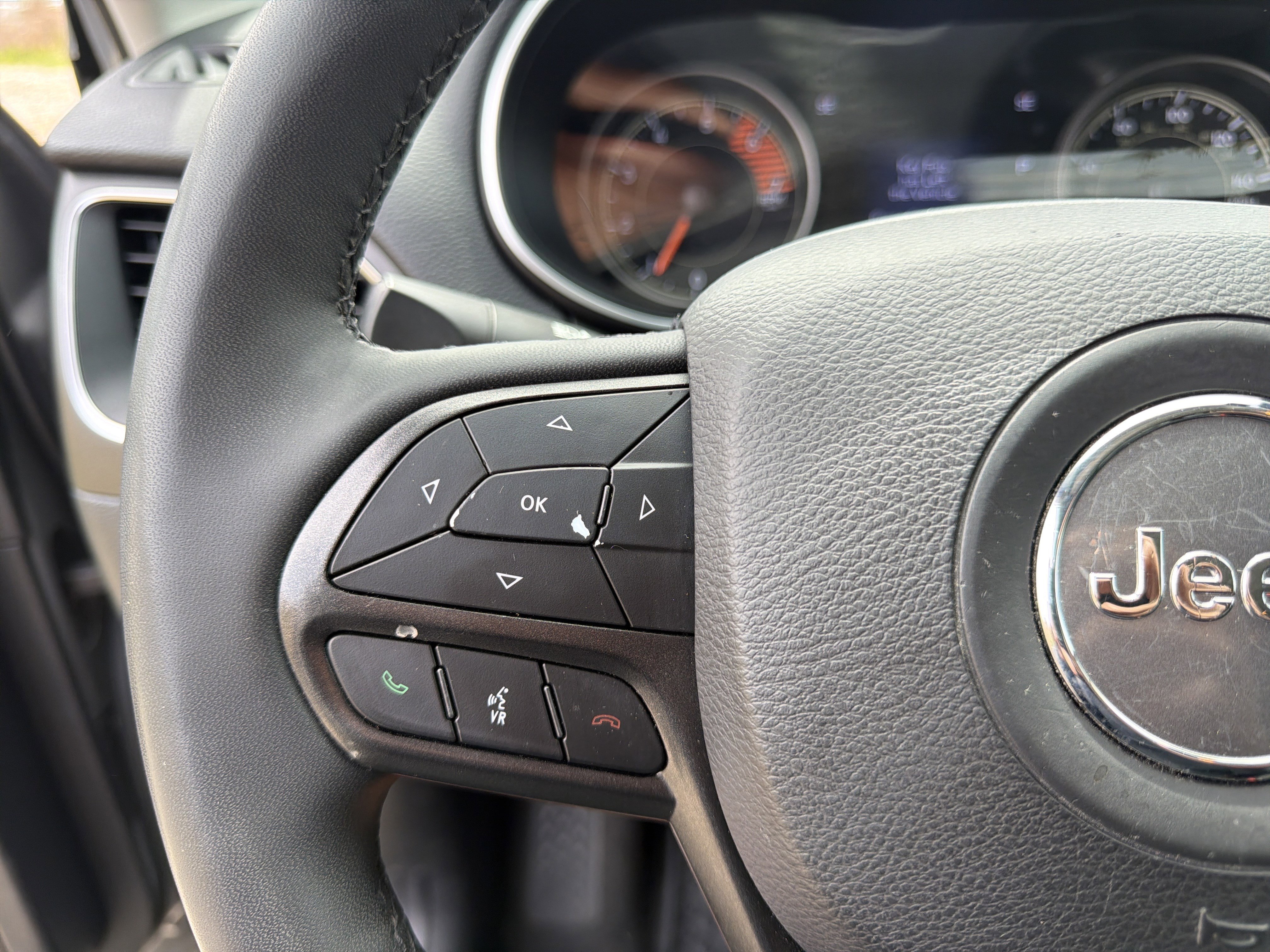 Used 2023 Jeep Cherokee Trailhawk image 24