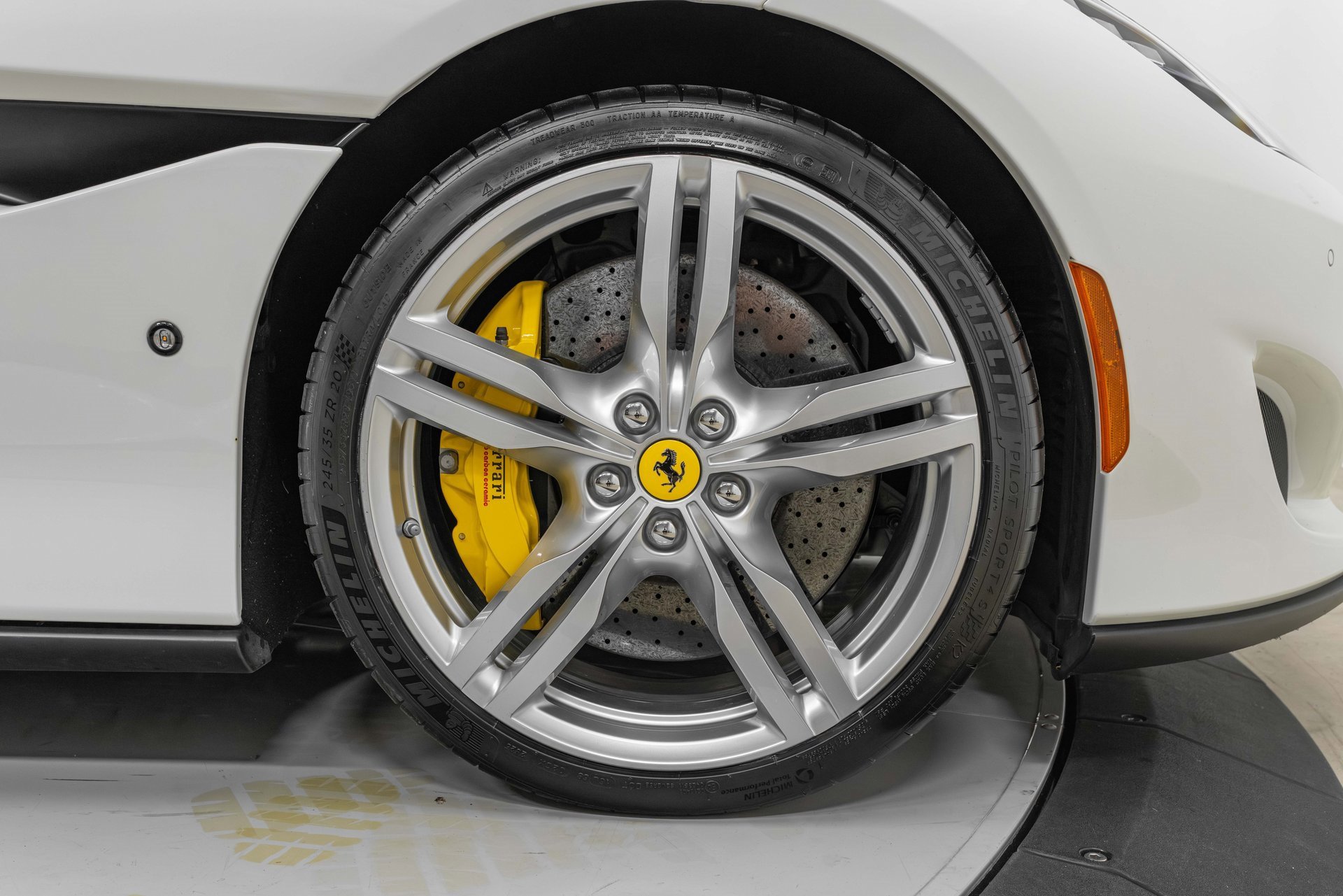 Certified 2020 Ferrari Portofino image 17