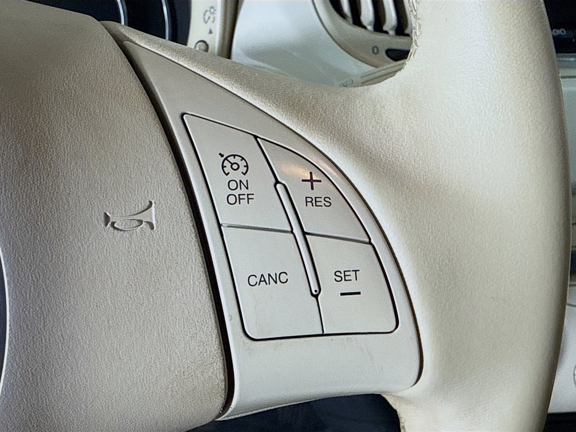 Used 2017 FIAT 500 Lounge image 15