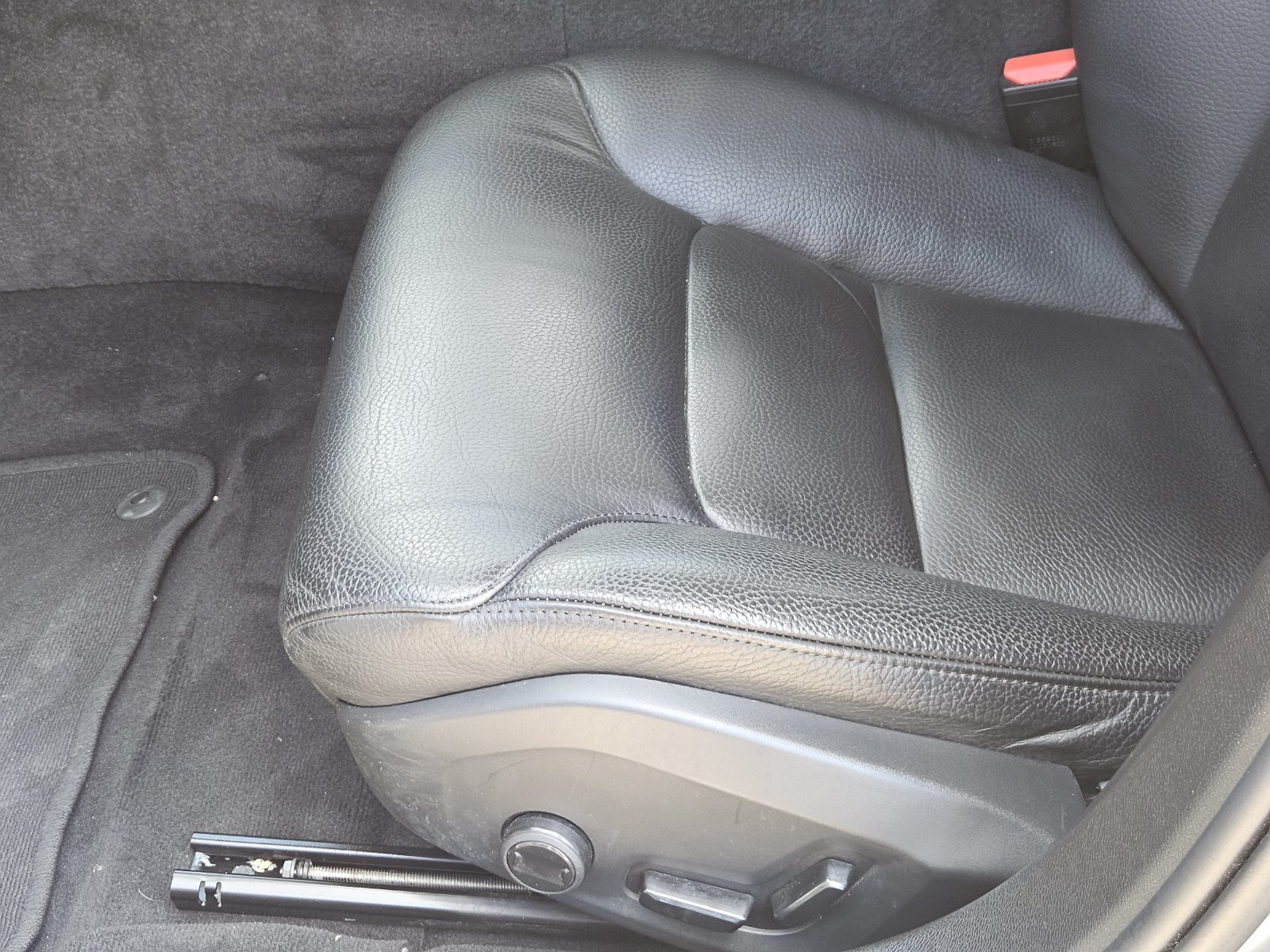 Used 2024 Volvo S60 B5 Plus FWD image 30