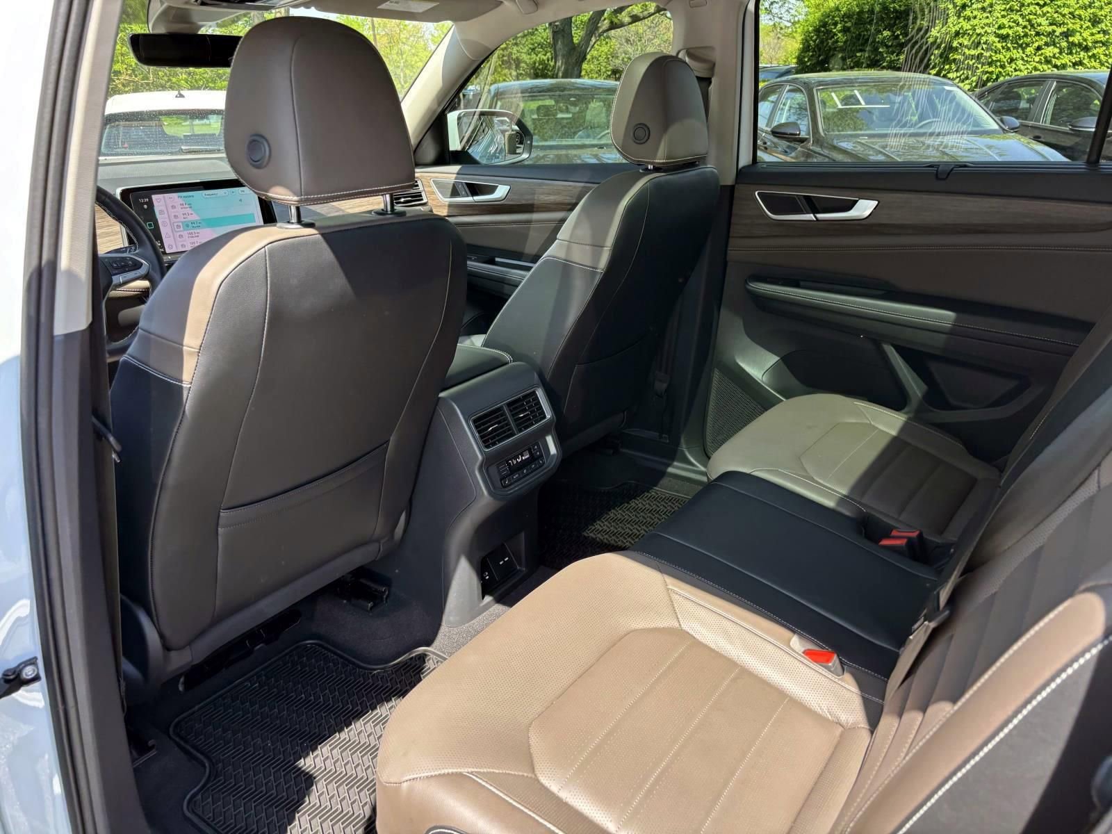 Used 2024 Volkswagen Atlas SEL AWD/4WD image 26