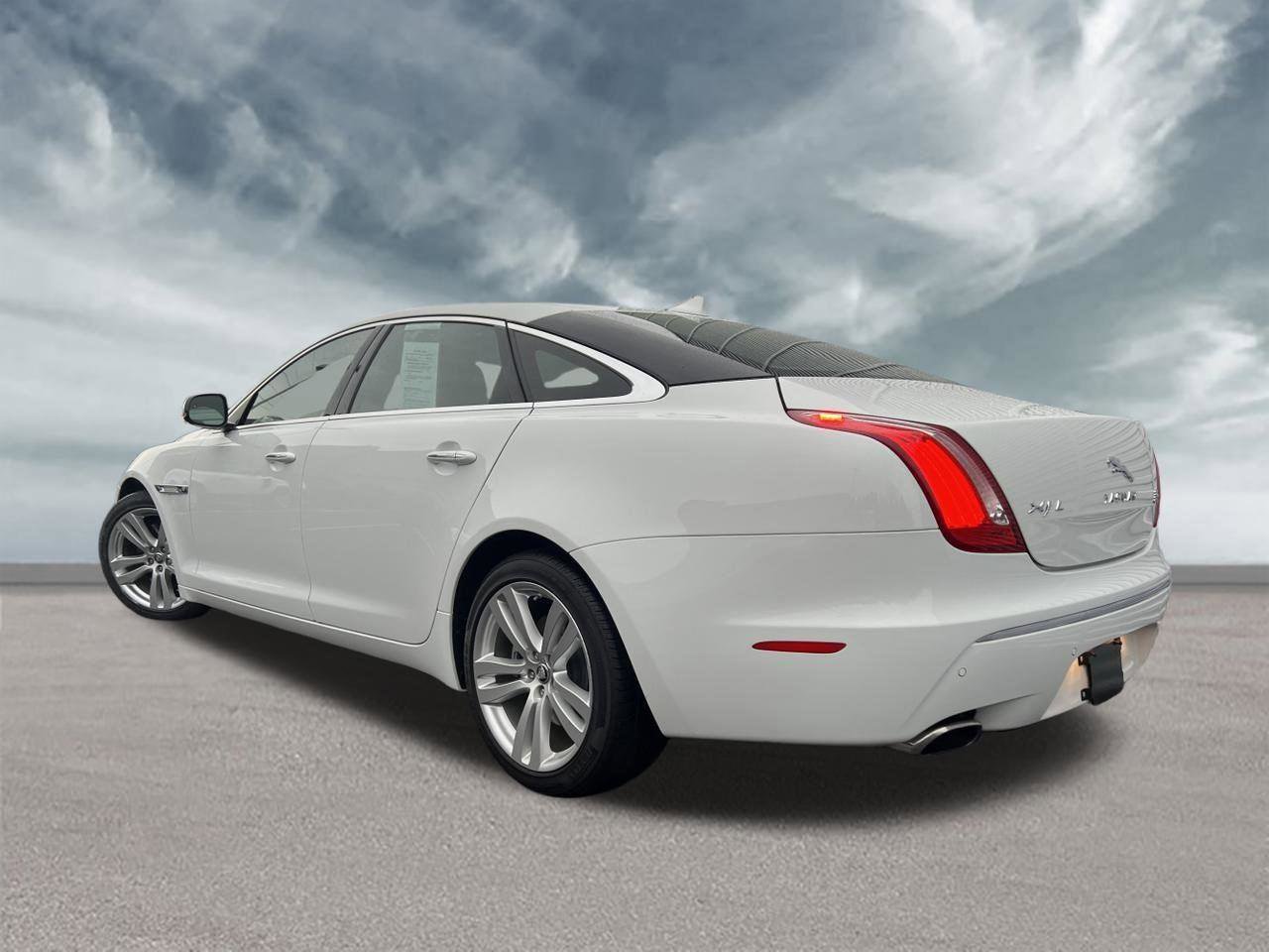 Used 2013 Jaguar XJ L Portfolio AWD/4WD image 3