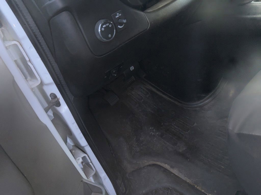 Used 2021 Chevrolet Express 3500 w/ Power Convenience Package image 2