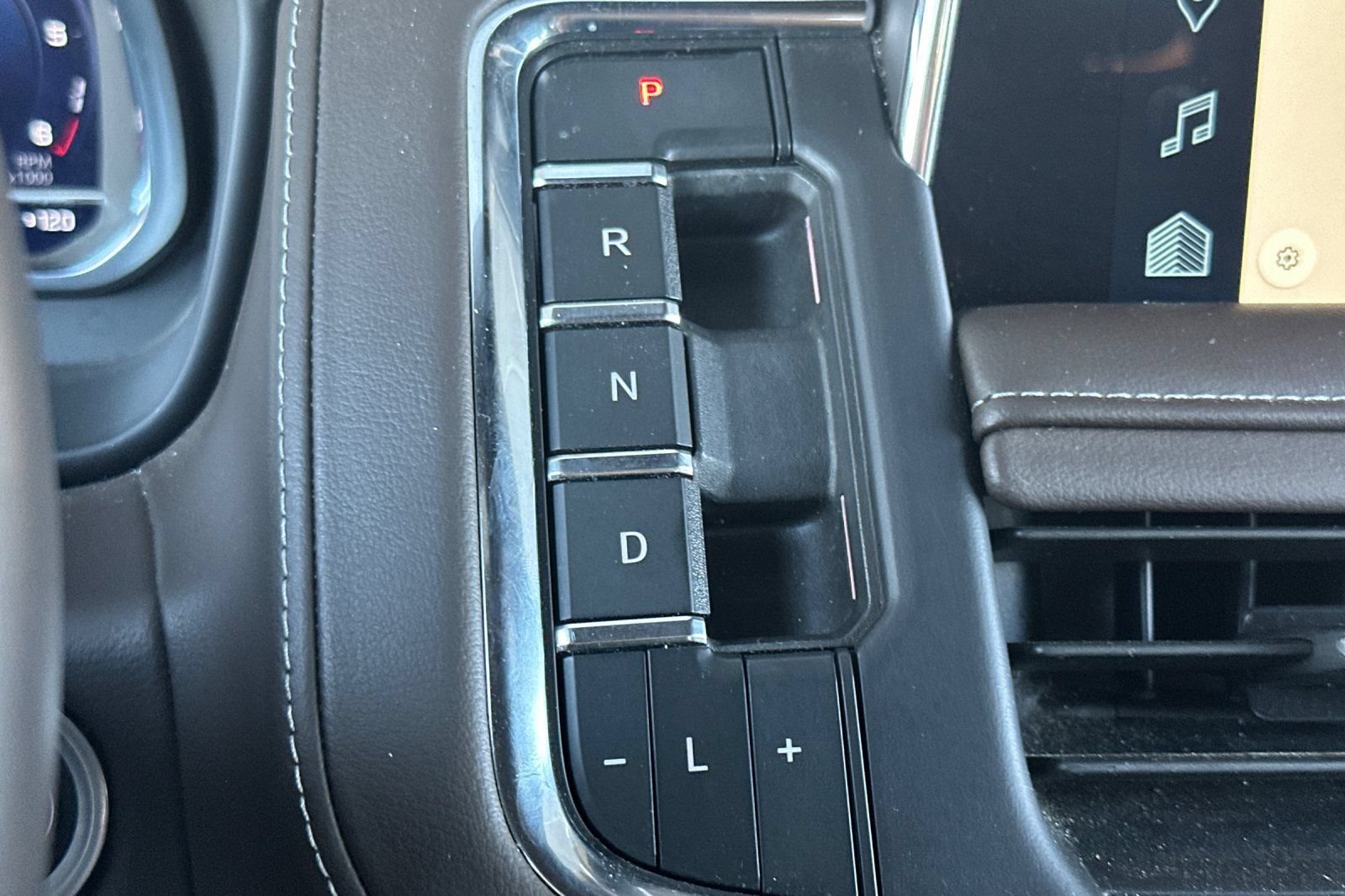 Used 2024 Chevrolet Tahoe LT RWD image 31
