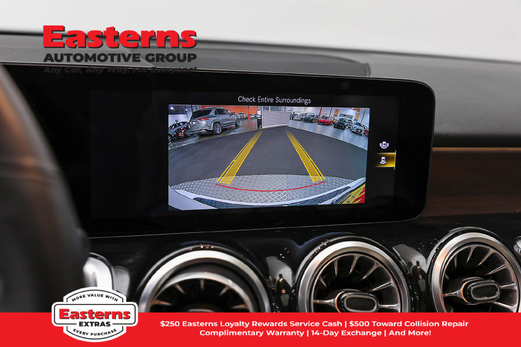 Used 2022 Mercedes-Benz GLB 250 4MATIC w/ Premium Package Lite image 19
