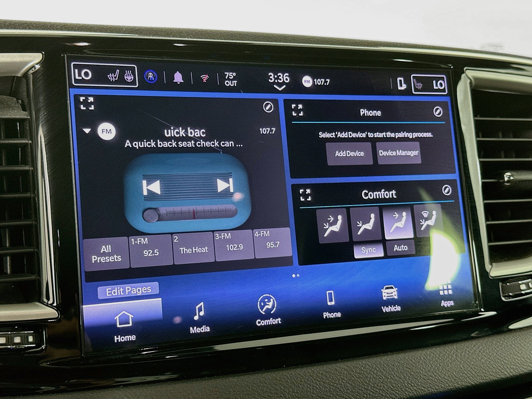 Used 2025 Chrysler Pacifica Select FWD image 21