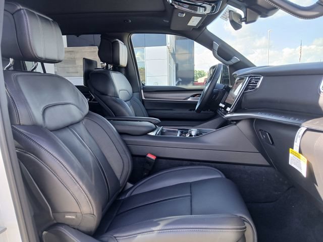 New 2026 Jeep Grand Wagoneer L Summit w/ Rear Seat Video Group I AWD/4WD image 17