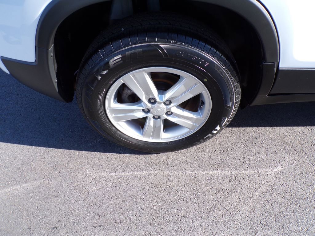 Used 2019 Chevrolet Trax LT w/ LT Convenience Package image 6