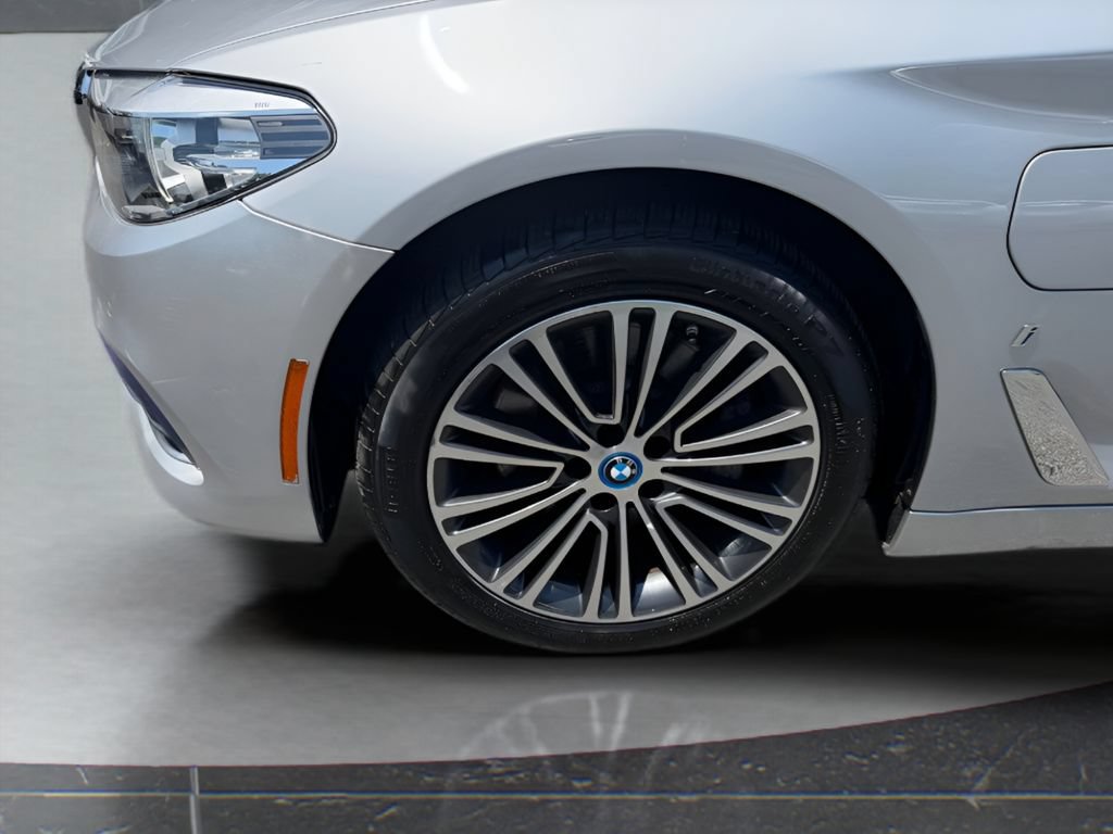 Used 2019 BMW 530e xDrive w/ Convenience Package AWD/4WD image 7