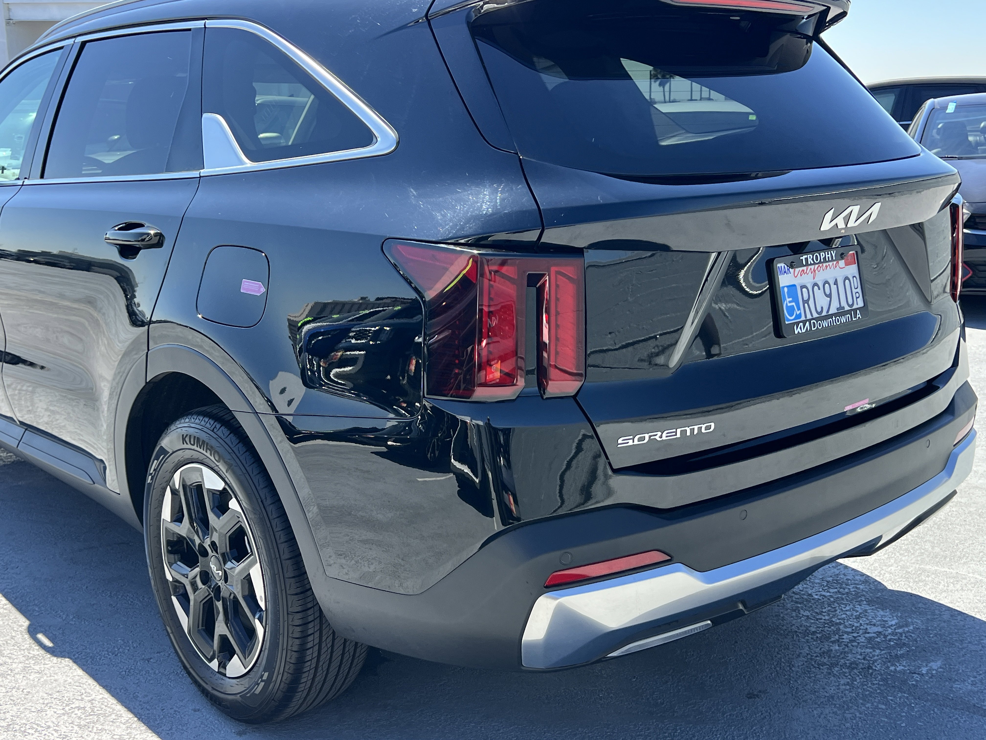 Certified 2025 Kia Sorento S image 5