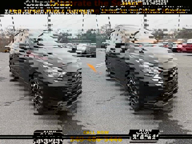 New 2025 Nissan Versa SR w/ Trunk Package