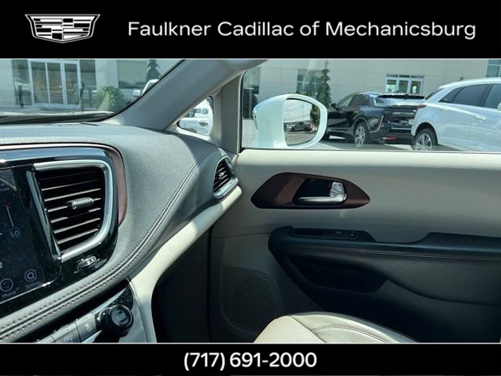 Used 2020 Chrysler Pacifica Limited w/ Advanced Safetytec Group FWD image 36