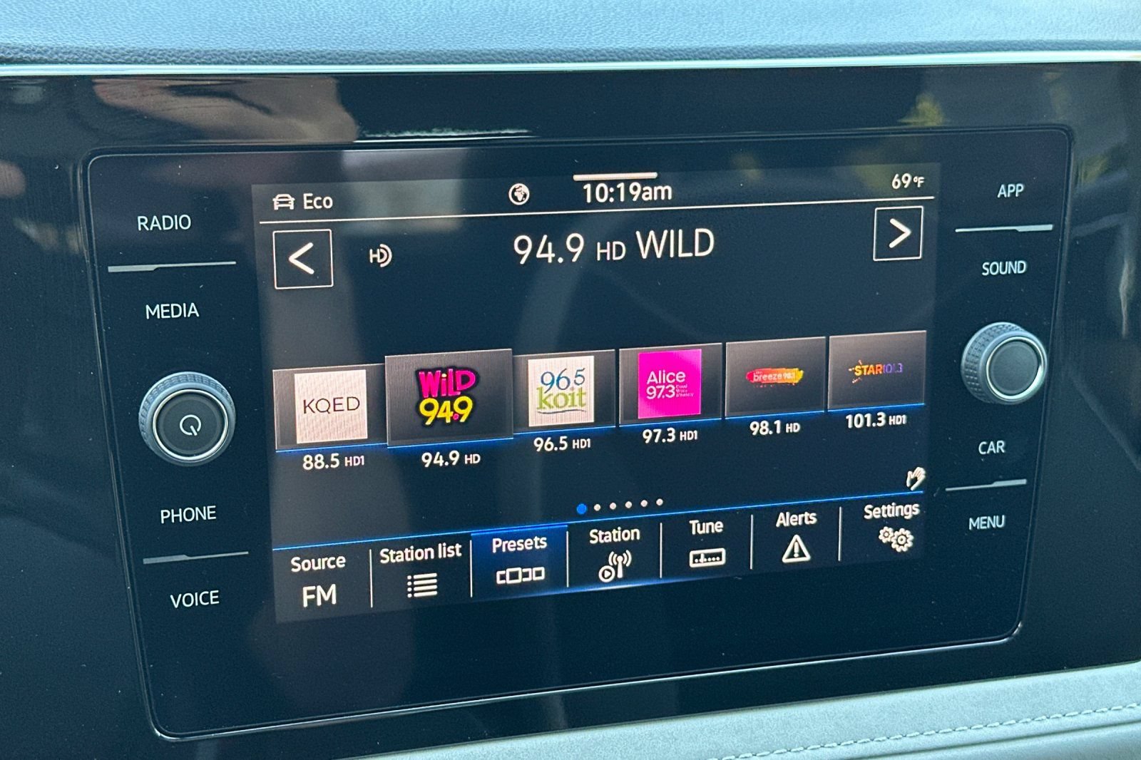 Certified 2026 Volkswagen Taos SE w/ Panoramic Sunroof Package AWD/4WD image 18