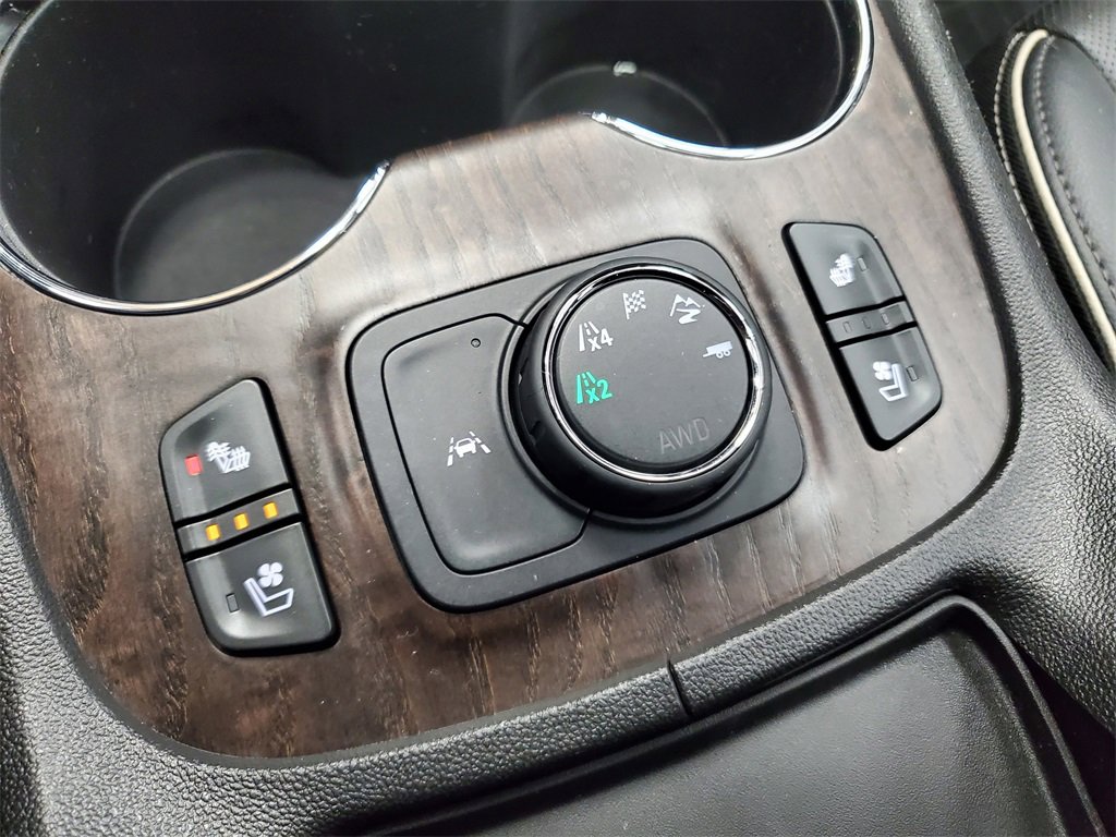 Used 2023 GMC Acadia Denali w/ Black Diamond Edition image 29