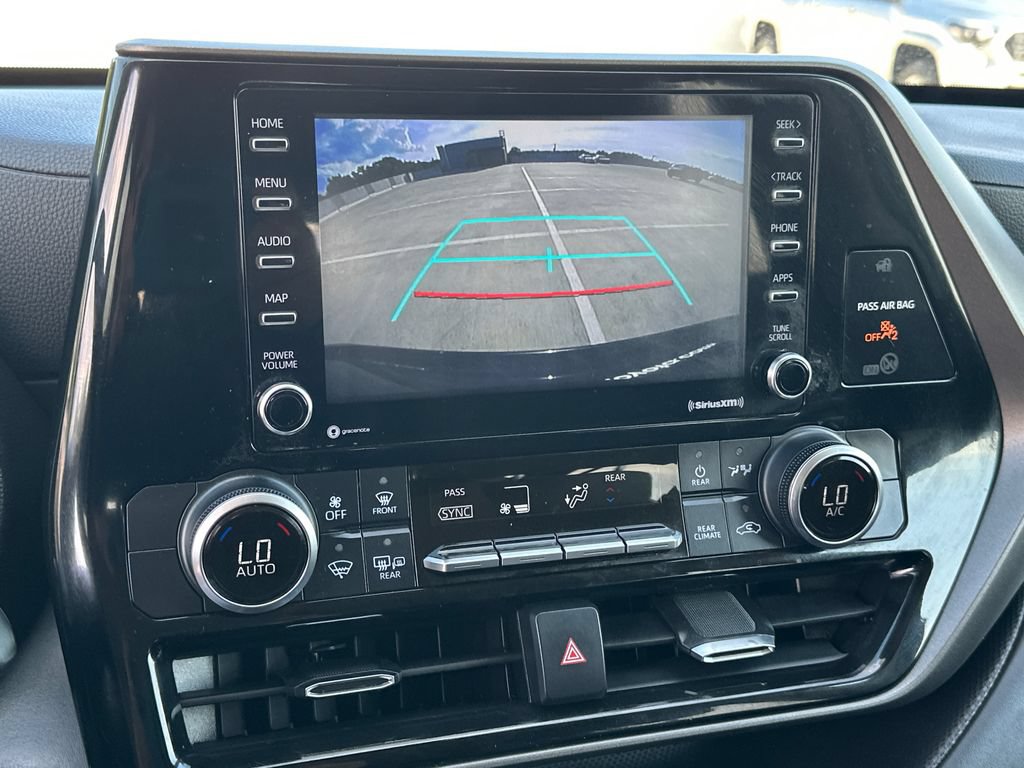 Used 2022 Toyota Highlander L AWD/4WD image 28