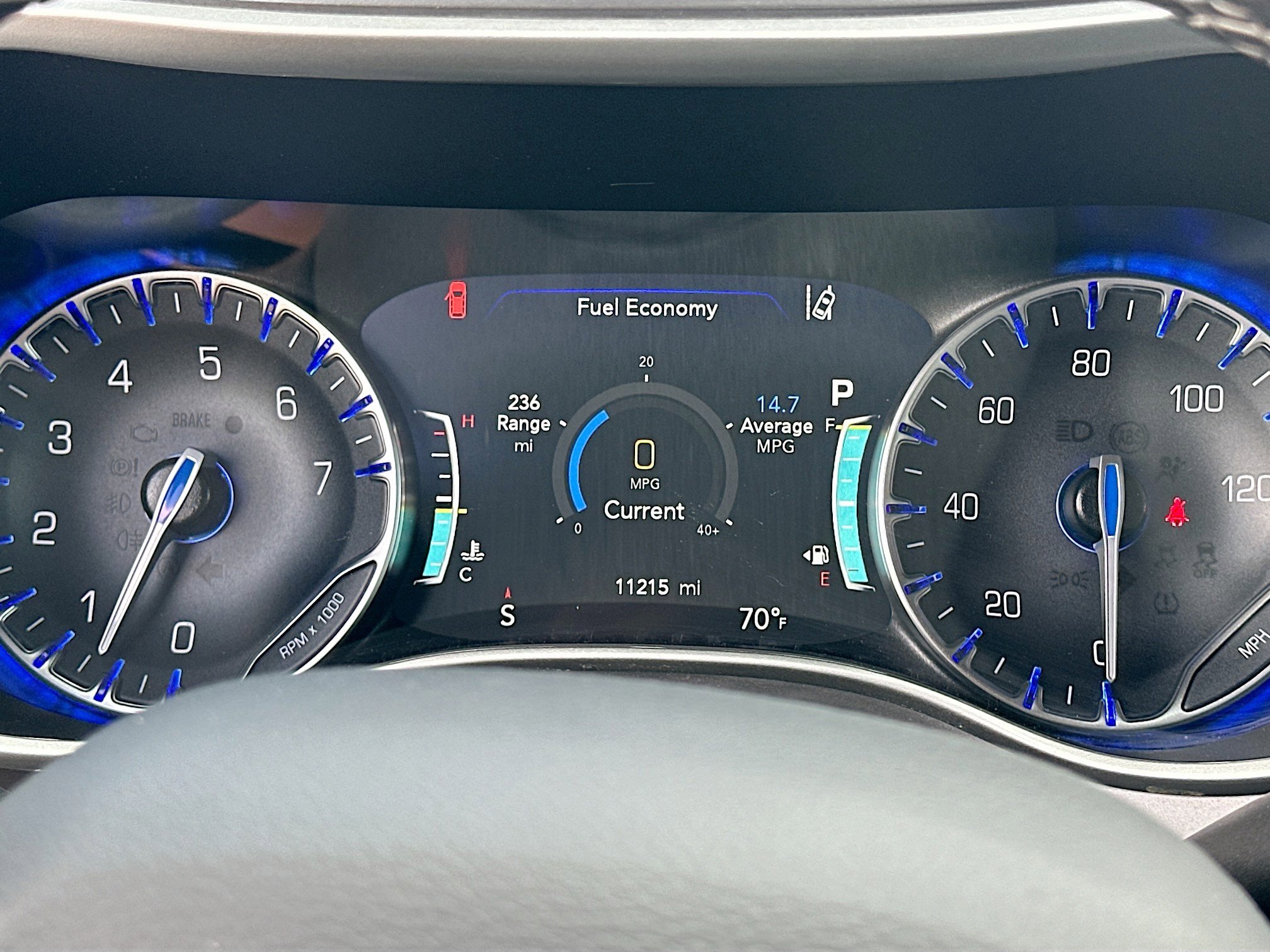 Used 2025 Chrysler Pacifica Select FWD image 12