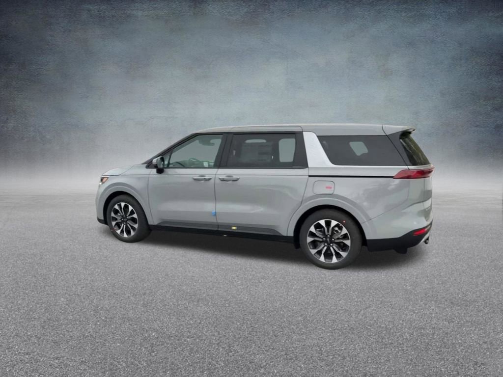 Used 2024 Kia Carnival EX FWD image 15