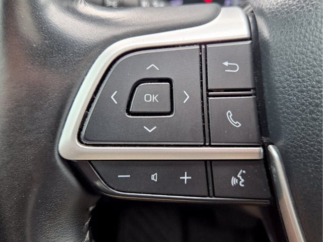 Used 2023 Toyota Highlander XSE AWD/4WD image 35